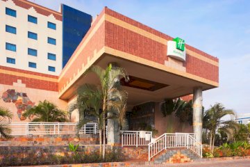 Holiday Inn Airport hotel